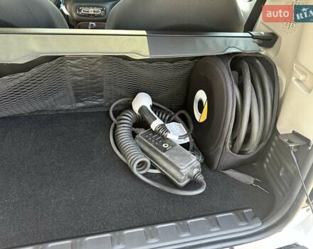 Белый Смарт EQ Fortwo, объемом двигателя 0 л и пробегом 28 тыс. км за 13875 $, фото 28 на Automoto.ua
