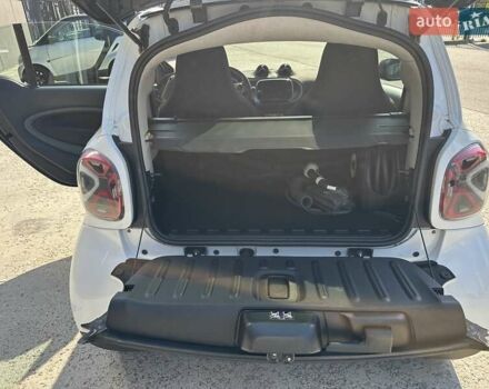Белый Смарт EQ Fortwo, объемом двигателя 0 л и пробегом 28 тыс. км за 13875 $, фото 26 на Automoto.ua