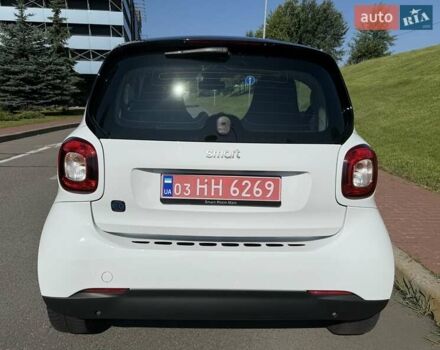Белый Смарт EQ Fortwo, объемом двигателя 0 л и пробегом 56 тыс. км за 11500 $, фото 2 на Automoto.ua
