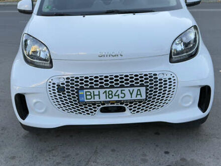 Смарт EQ Fortwo 2020 в Черноморске (Ильичевске) на Automoto.ua Белый Смарт EQ Fortwo, объемом двигателя 0 л и пробегом 33 тыс. км за 14990 $, фото 1 на Automoto.ua