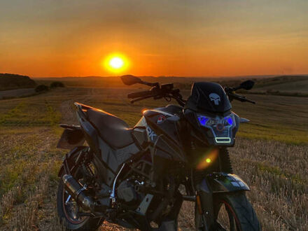 Спарк SP 200R-32 2023 у Львові на Automoto.ua Чорний Спарк SP 200R-32, об'ємом двигуна 0.2 л та пробігом 5 тис. км за 1100 $, фото 1 на Automoto.ua