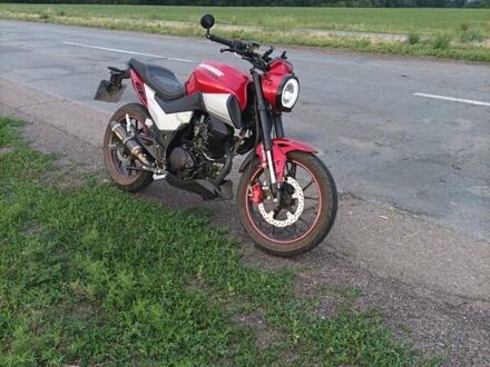 Спарк SP 200R-33 2025 в Смеле на Automoto.ua Красный Спарк SP 200R-33, объемом двигателя 0 л и пробегом 2 тыс. км за 1208 $, фото 1 на Automoto.ua