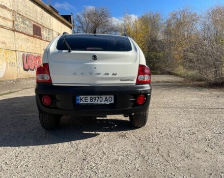 Белый Cанг Йонг Актион, объемом двигателя 2.3 л и пробегом 170 тыс. км за 6000 $, фото 3 на Automoto.ua