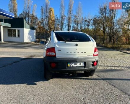 Белый Cанг Йонг Актион, объемом двигателя 2 л и пробегом 230 тыс. км за 6500 $, фото 1 на Automoto.ua