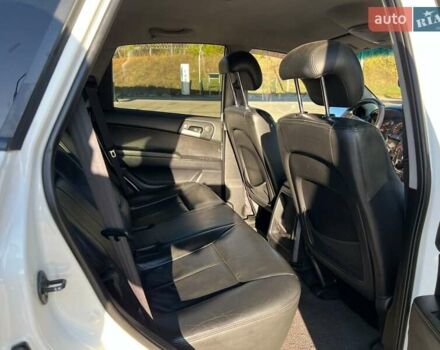 Белый Cанг Йонг Актион, объемом двигателя 2 л и пробегом 230 тыс. км за 6500 $, фото 16 на Automoto.ua