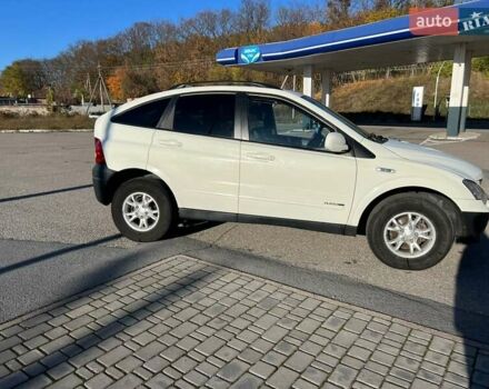 Белый Cанг Йонг Актион, объемом двигателя 2 л и пробегом 230 тыс. км за 6500 $, фото 28 на Automoto.ua