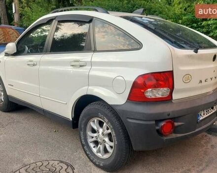 Білий Cанг Йонг Actyon, об'ємом двигуна 2 л та пробігом 172 тис. км за 5800 $, фото 3 на Automoto.ua