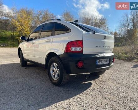 Белый Cанг Йонг Актион, объемом двигателя 2.3 л и пробегом 170 тыс. км за 6000 $, фото 5 на Automoto.ua