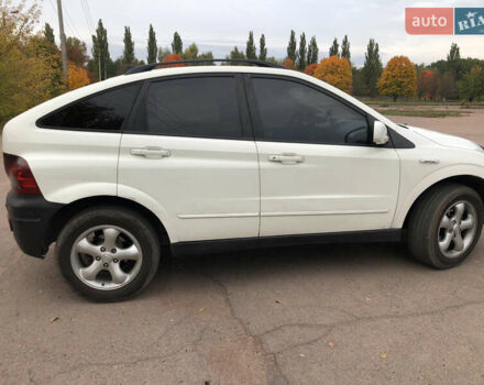 Белый Cанг Йонг Актион, объемом двигателя 2 л и пробегом 214 тыс. км за 6700 $, фото 2 на Automoto.ua