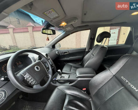 Белый Cанг Йонг Актион, объемом двигателя 2 л и пробегом 173 тыс. км за 6100 $, фото 8 на Automoto.ua