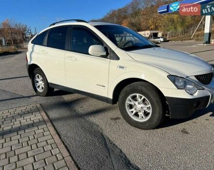 Белый Cанг Йонг Актион, объемом двигателя 2 л и пробегом 230 тыс. км за 6500 $, фото 1 на Automoto.ua