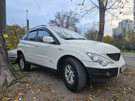 Cанг Йонг Актион 2009 в Киеве на Automoto.ua Белый Cанг Йонг Актион, объемом двигателя 2 л и пробегом 180 тыс. км за 7200 $, фото 1 на Automoto.ua