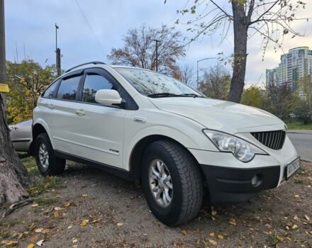 Белый Cанг Йонг Актион, объемом двигателя 2 л и пробегом 180 тыс. км за 7200 $, фото 1 на Automoto.ua