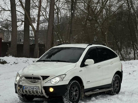 Белый Cанг Йонг Актион, объемом двигателя 2 л и пробегом 156 тыс. км за 7500 $, фото 1 на Automoto.ua