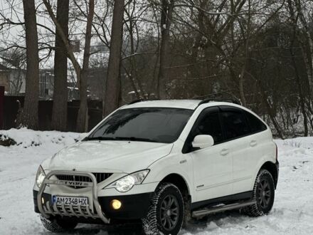 Белый Cанг Йонг Актион, объемом двигателя 2 л и пробегом 156 тыс. км за 7500 $, фото 1 на Automoto.ua