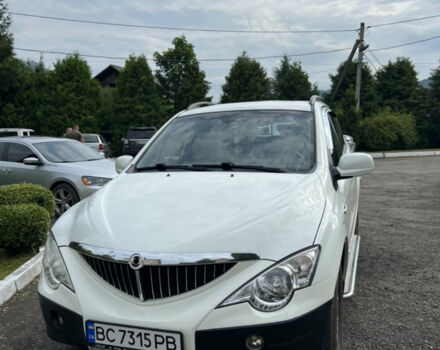 Белый Cанг Йонг Актион, объемом двигателя 2 л и пробегом 105 тыс. км за 8700 $, фото 1 на Automoto.ua
