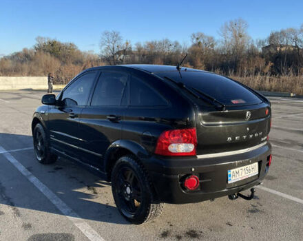 Черный Cанг Йонг Актион, объемом двигателя 2.3 л и пробегом 223 тыс. км за 5500 $, фото 3 на Automoto.ua