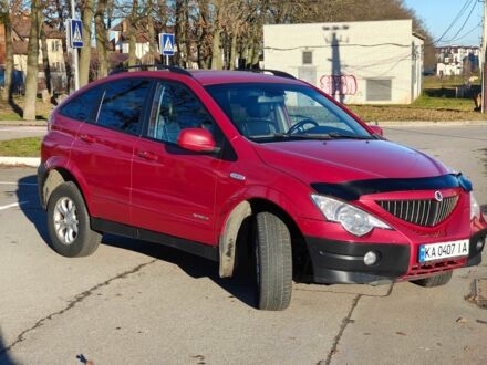 Красный Cанг Йонг Актион, объемом двигателя 2 л и пробегом 197 тыс. км за 5300 $, фото 1 на Automoto.ua