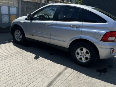 Серый Cанг Йонг Актион, объемом двигателя 2 л и пробегом 200 тыс. км за 3500 $, фото 1 на Automoto.ua