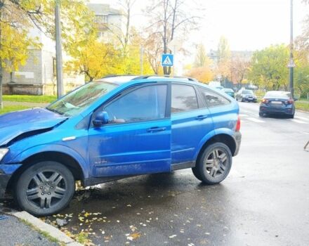 Синий Cанг Йонг Актион, объемом двигателя 2.3 л и пробегом 300 тыс. км за 4500 $, фото 5 на Automoto.ua