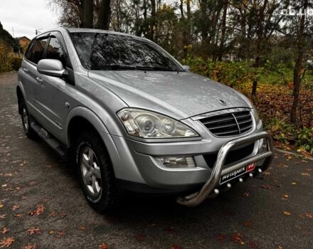 Сірий Cанг Йонг KYRON DELUXE, об'ємом двигуна 2 л та пробігом 220 тис. км за 8390 $, фото 2 на Automoto.ua