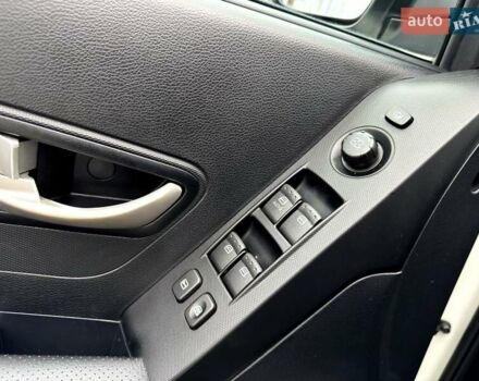 Білий Cанг Йонг Korando, об'ємом двигуна 2 л та пробігом 62 тис. км за 10999 $, фото 22 на Automoto.ua