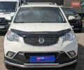 Белый Cанг Йонг Корандо, объемом двигателя 2 л и пробегом 230 тыс. км за 8400 $, фото 4 на Automoto.ua