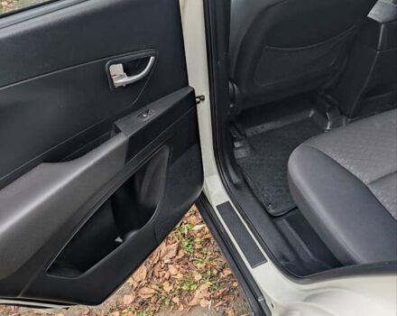 Белый Cанг Йонг Корандо, объемом двигателя 2 л и пробегом 192 тыс. км за 5900 $, фото 14 на Automoto.ua