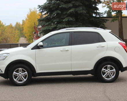 Білий Cанг Йонг Korando, об'ємом двигуна 2 л та пробігом 62 тис. км за 11700 $, фото 3 на Automoto.ua