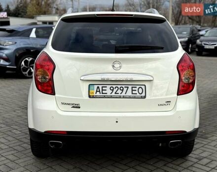 Білий Cанг Йонг Korando, об'ємом двигуна 2 л та пробігом 62 тис. км за 10999 $, фото 5 на Automoto.ua