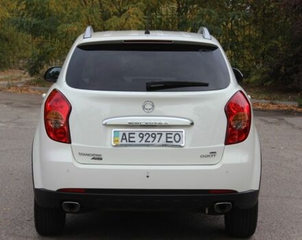 Белый Cанг Йонг Корандо, объемом двигателя 2 л и пробегом 62 тыс. км за 11300 $, фото 3 на Automoto.ua