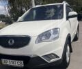 Белый Cанг Йонг Корандо, объемом двигателя 2 л и пробегом 100 тыс. км за 10900 $, фото 3 на Automoto.ua