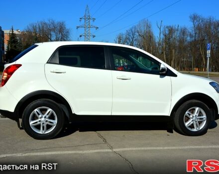 Білий Cанг Йонг Korando, об'ємом двигуна 2 л та пробігом 132 тис. км за 8500 $, фото 2 на Automoto.ua