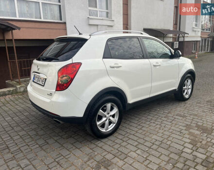 Белый Cанг Йонг Корандо, объемом двигателя 2 л и пробегом 220 тыс. км за 8400 $, фото 5 на Automoto.ua