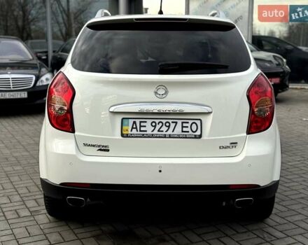 Білий Cанг Йонг Korando, об'ємом двигуна 2 л та пробігом 62 тис. км за 10999 $, фото 9 на Automoto.ua