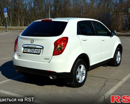 Білий Cанг Йонг Korando, об'ємом двигуна 2 л та пробігом 132 тис. км за 8500 $, фото 3 на Automoto.ua