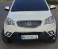 Білий Cанг Йонг Korando, об'ємом двигуна 2 л та пробігом 186 тис. км за 8500 $, фото 1 на Automoto.ua