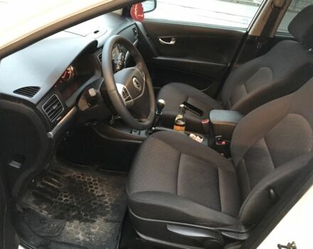 Белый Cанг Йонг Корандо, объемом двигателя 2 л и пробегом 118 тыс. км за 7500 $, фото 5 на Automoto.ua