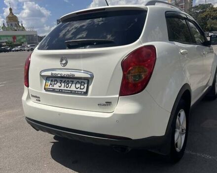 Білий Cанг Йонг Korando, об'ємом двигуна 2 л та пробігом 100 тис. км за 12500 $, фото 4 на Automoto.ua