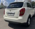Білий Cанг Йонг Korando, об'ємом двигуна 2 л та пробігом 100 тис. км за 12500 $, фото 4 на Automoto.ua
