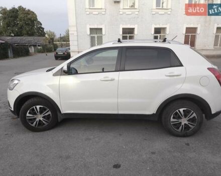 Білий Cанг Йонг Korando, об'ємом двигуна 2 л та пробігом 197 тис. км за 7600 $, фото 2 на Automoto.ua