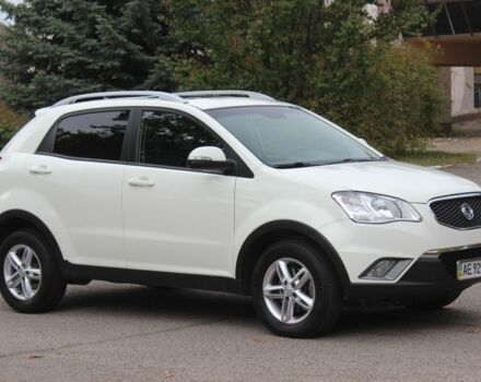 Белый Cанг Йонг Корандо, объемом двигателя 2 л и пробегом 62 тыс. км за 11300 $, фото 2 на Automoto.ua