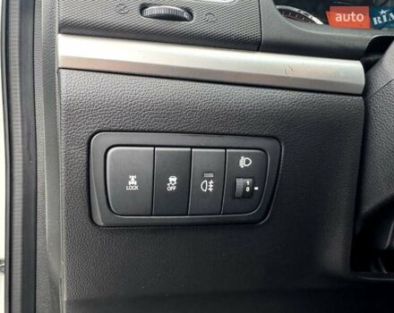 Білий Cанг Йонг Korando, об'ємом двигуна 2 л та пробігом 62 тис. км за 10999 $, фото 21 на Automoto.ua