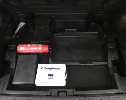 Белый Cанг Йонг Корандо, объемом двигателя 2 л и пробегом 118 тыс. км за 7500 $, фото 9 на Automoto.ua