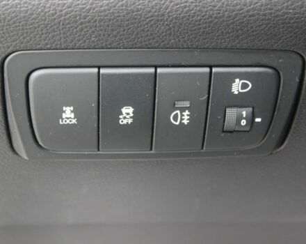 Белый Cанг Йонг Корандо, объемом двигателя 2 л и пробегом 62 тыс. км за 11300 $, фото 6 на Automoto.ua