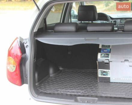 Белый Cанг Йонг Корандо, объемом двигателя 2 л и пробегом 62 тыс. км за 11400 $, фото 33 на Automoto.ua