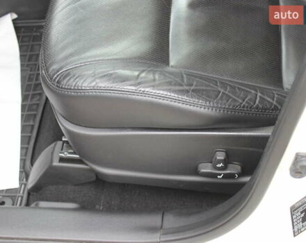 Білий Cанг Йонг Korando, об'ємом двигуна 2 л та пробігом 62 тис. км за 11700 $, фото 16 на Automoto.ua