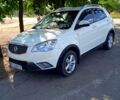 Белый Cанг Йонг Корандо, объемом двигателя 2 л и пробегом 150 тыс. км за 8000 $, фото 1 на Automoto.ua