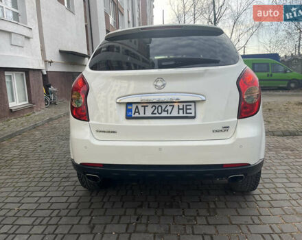 Белый Cанг Йонг Корандо, объемом двигателя 2 л и пробегом 220 тыс. км за 8400 $, фото 7 на Automoto.ua