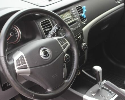 Белый Cанг Йонг Корандо, объемом двигателя 2 л и пробегом 62 тыс. км за 11300 $, фото 4 на Automoto.ua